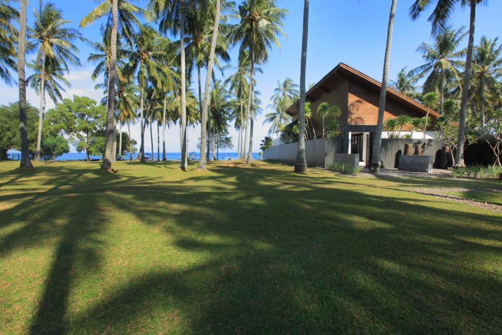 Qunci Villas Resort Mangsit Exterior photo